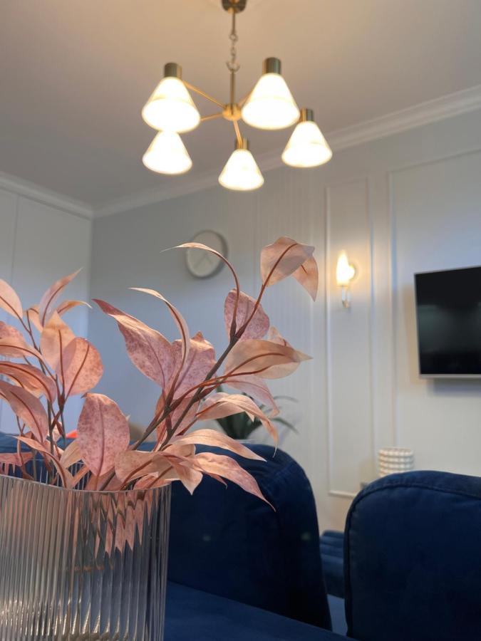 Bella Casa Luxury Apartament ราดอม ภายนอก รูปภาพ