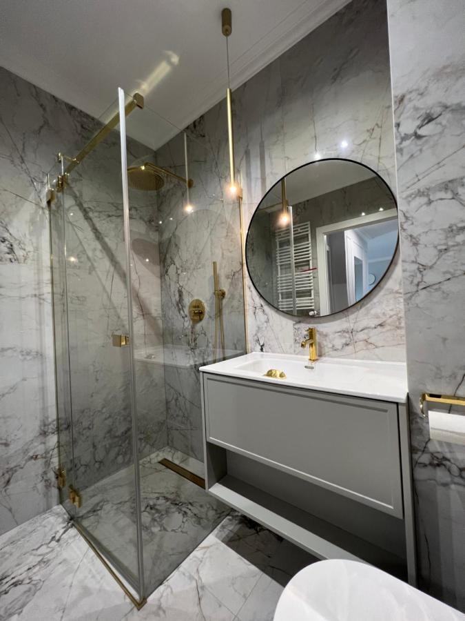 Bella Casa Luxury Apartament ราดอม ภายนอก รูปภาพ